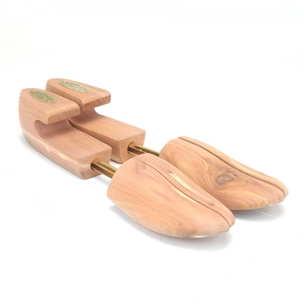 Justin Blair Cedar Shoe Tree With Hook Heels